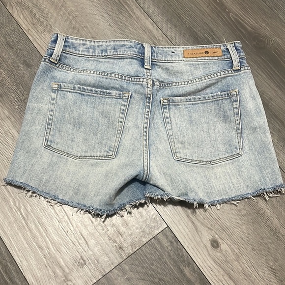 Treasure and Bond‎ Boyfriend Shorts 25 distressed raw hem - Picture 2 of 4